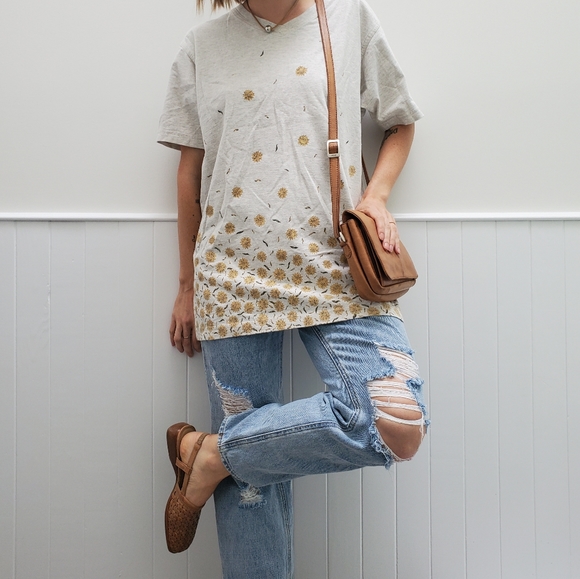 VINTAGE Northern Reflections V-neck Sunflower Grey T-shirt - Picture 4 of 7